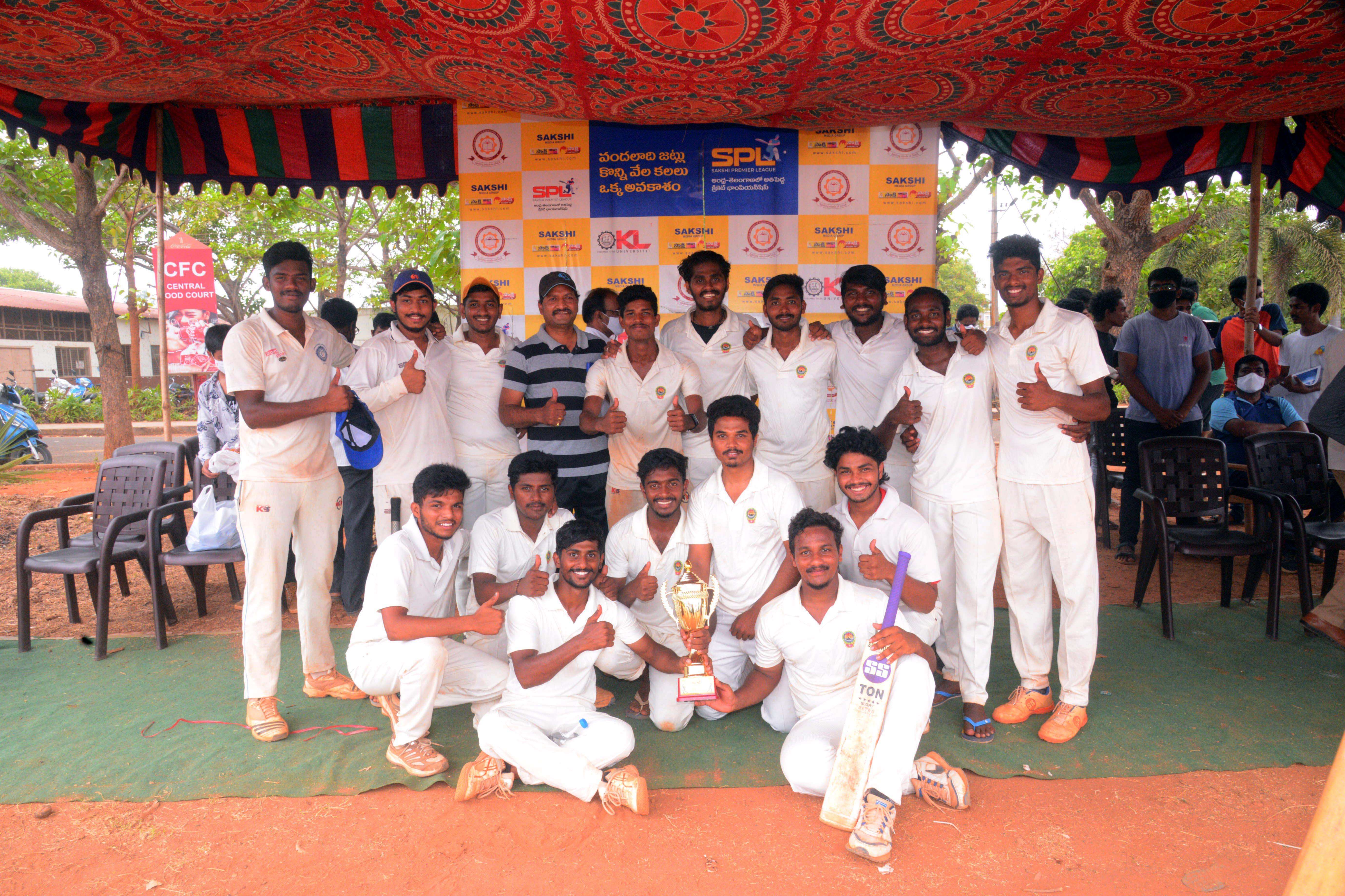 EAST GODAVARI DISTRICT WINNERS SR CATEGORY, RAJAMAHENDRAVARAM ARTS COLLEGE